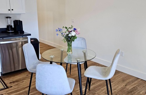 Elizabethtown Apartment | Stylish apartment in renovated Elizabethtown building with new furnishings!