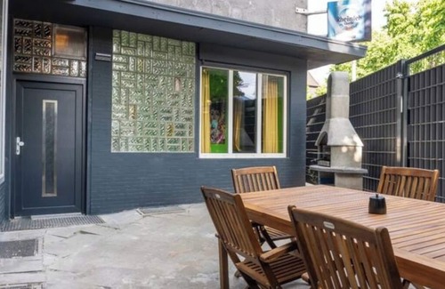 Rathaus Wattenscheid Apartment | Stylish apartment with terrace for up to 6 people
