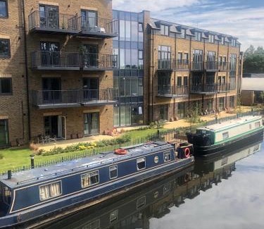 Uxbridge South Apartment | Stylish Apartment with Terrace