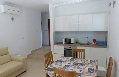 Starigrad Apartment | Stylish apartments in beachfront villa with heated pool and a private beach