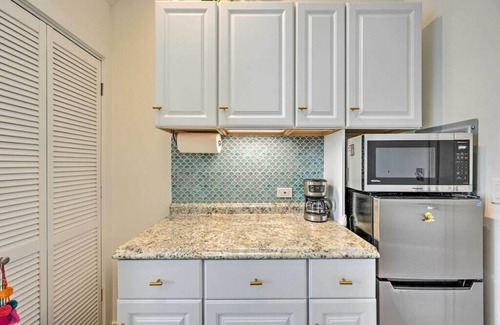 Whittier Heights Apartment | Stylish Ballard Studio 15 Mins from Space Needle