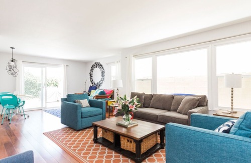 Pierpont Bay House | Stylish Beach House, 7 Houses from Sandy Pierpont Beach