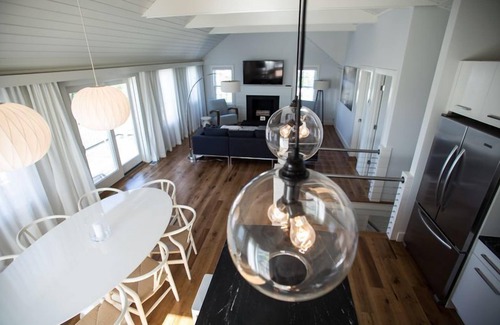 Surfside House | Stylish beach-house with ocean view