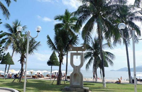 Tran Phu Beach Apartment | Stylish beachfront Studio @The Costa Residences