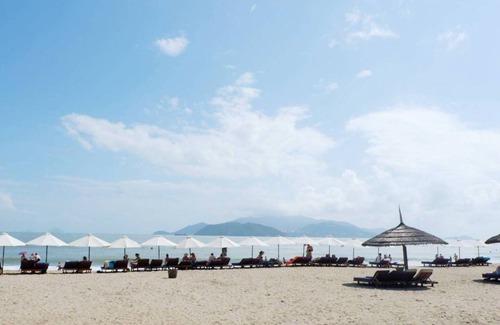 Tran Phu Beach Apartment | Stylish beachfront Studio @The Costa Residences