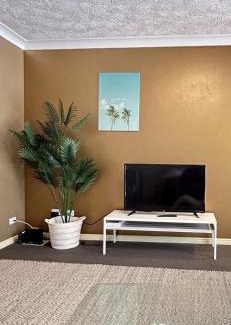 Mermaid Beach Apartment | Stylish Beachside 1BR Apartment