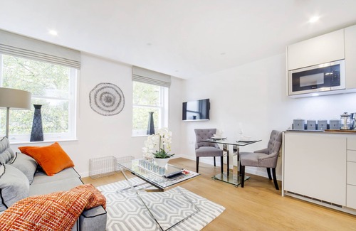 Courtfield Apartment | Stylish Boutique One Bedroom in Kensington