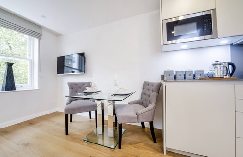 Courtfield Apartment | Stylish Boutique One Bedroom in Kensington