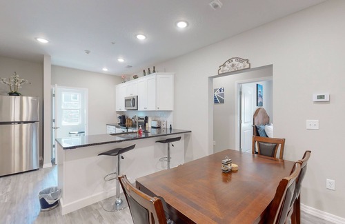 Branson Condo | Stylish Branson home with pool, AC, & no stairs - 5 minutes to Branson strip