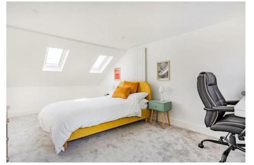 Brighton House | Stylish Brighton Haven, Sleeps 1 to 7, free parking
