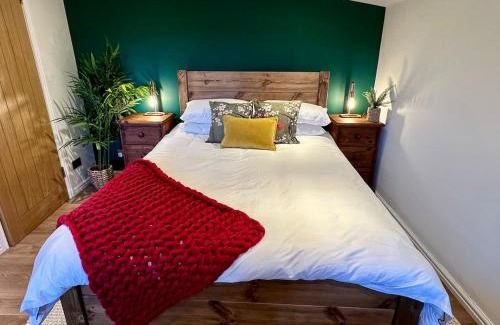 Kirkmichael House | Stylish Cabin with Countryside Views and King Bed