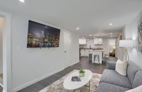 East Allegheny House | Stylish & Central 3BD Home Pittsburgh/North Side