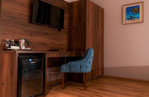 Jeddah House | Stylish & Central King Stay | Palette Luxury MAS