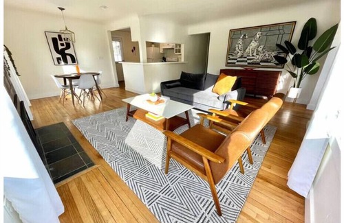Central Tacoma House | Stylish Central Tacoma Pad