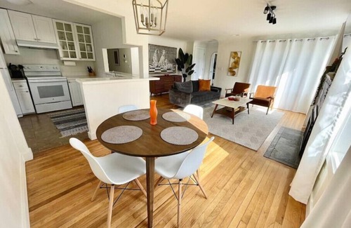 Central Tacoma House | Stylish Central Tacoma Pad