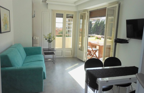 Cimiez Apartment | Stylish, central, top floor flat, wide terrace, calm, town & sea view