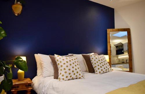 Fairfield Apartment | Stylish centrally-located studio with parking