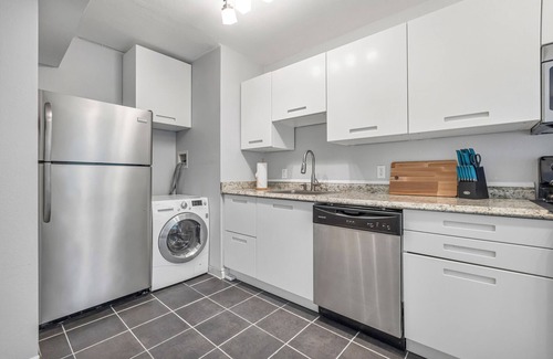 Downtown Seattle Condo | Stylish Chic Condo + Free Parking, Convention Ctr!