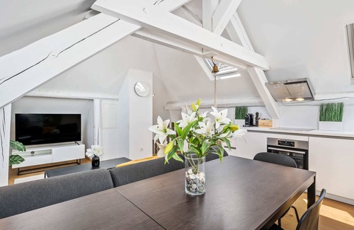 Limpertsberg Apartment | Stylish City Escape: Modern 3-BR in Limpertsberg