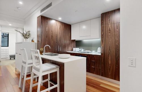 Rushcutters Bay Apartment | Stylish City Escape with Private Courtyard