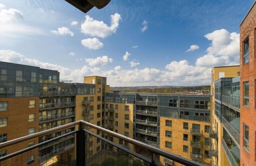 Sheffield Apartment | Stylish City Location with WiFi - West One