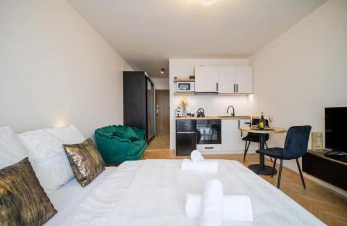Kosice Old Town Apartment | Stylish City Studio Apartment with Balcony