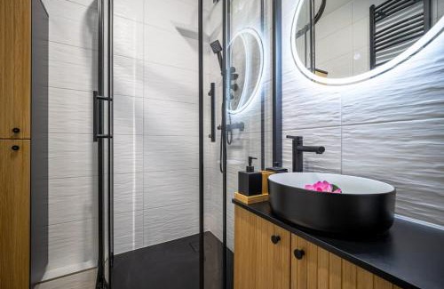 Kosice Old Town Apartment | Stylish City Studio Apartment with Balcony