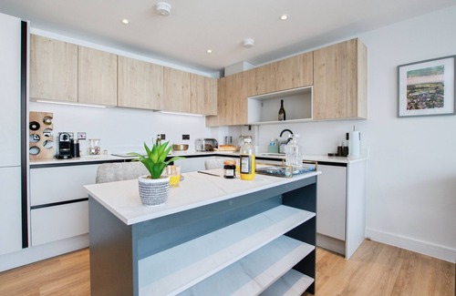 Boscombe Apartment | Stylish Coastal Apartment in Boscombe | Modern Comforts Near Sandbanks & Jurassic Coast