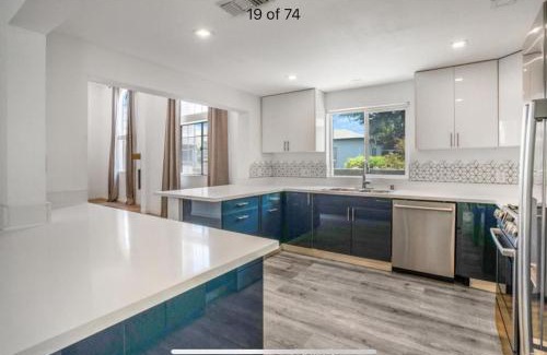 Mar Vista Apartment | Stylish Coastal House in Heart of Santa Monica