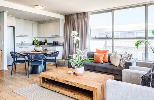 Green Point Apartment | Stylish Comfort at the Luxurious Tramonto
