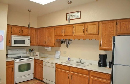 Desert Hills Estates House | Stylish, Comfy 1450 Sq. Ft. Townhome with Saltillo Tile & Sunny AZ Room