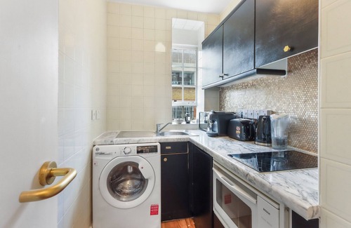 Brompton & Hans Town Apartment | Stylish & Comfy Chelsea Haven ~ Walk to Tube & Bus