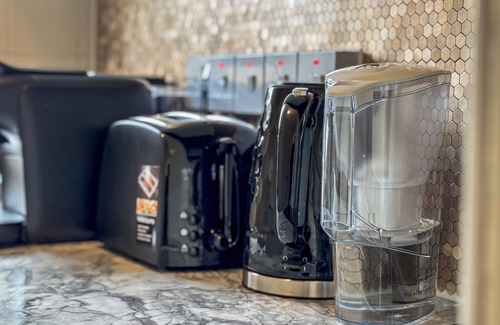 Brompton & Hans Town Apartment | Stylish & Comfy Chelsea Haven ~ Walk to Tube & Bus
