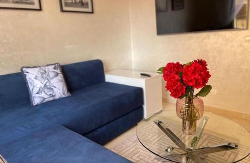Camp El Ghoul Apartment | Stylish & Comfy Gem 5 Star Location Balcony