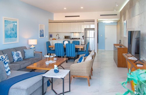 El Medano Ejidal Condo | Stylish Condo Near Beach | Pool & Jacuzzi Access