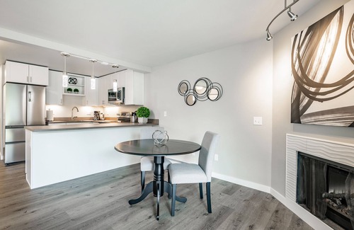 Birch Bay Condo | Stylish Condo with Beautiful Hot Tub - 103