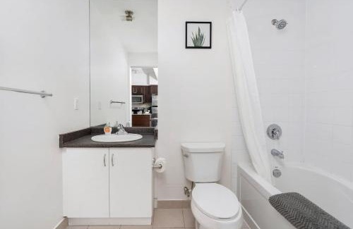 Bathurst Quay Apartment | Stylish Condo with Private Patio in Fortyork