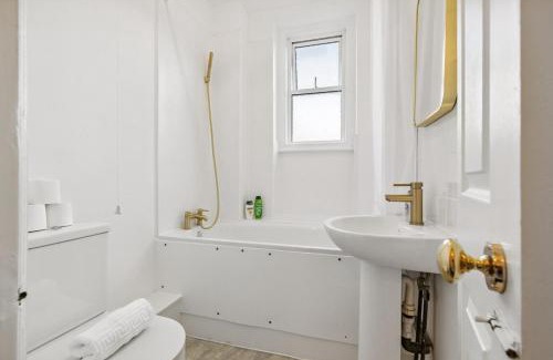 Vincent Square Apartment | Stylish & Convenient Gem Pimlico Next London Eye