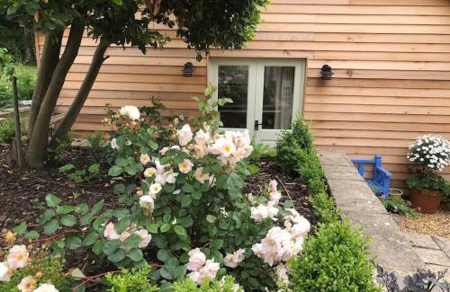 Alton Barnes House | Stylish Cottage in the Pewsey Vale