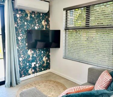 Merrivale Apartment | Stylish Cottage on secure estate