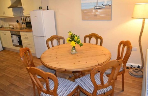 Clynnogfawr Cottage | Stylish cottage, peaceful location North Wales