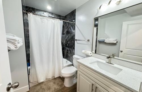 Washington Apartment | Stylish Cozy 2BR Apartment in DC