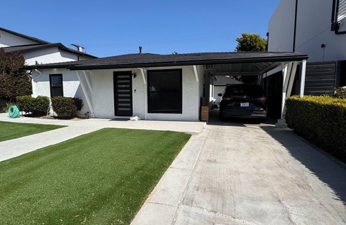 Del Rey House | Stylish & Cozy 2BR in Del Rey