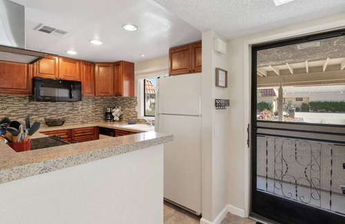 Palm Desert Condo | Stylish Desert Getaway | Bright & Upgraded | Golf Course, Community Pool & Tennis Amenities