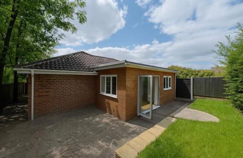 Cradley Villa | Stylish Detached Bungalow