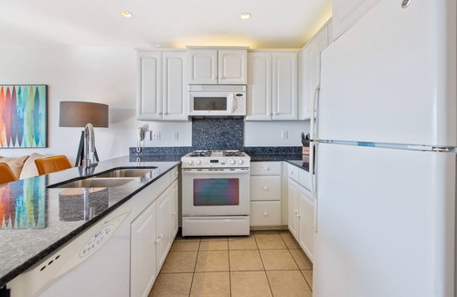 Cayucos House | Stylish, dog-friendly suite with balcony, ocean & pier views - walk everywhere