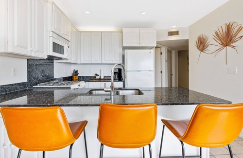 Cayucos House | Stylish, dog-friendly suite with balcony, ocean & pier views - walk everywhere