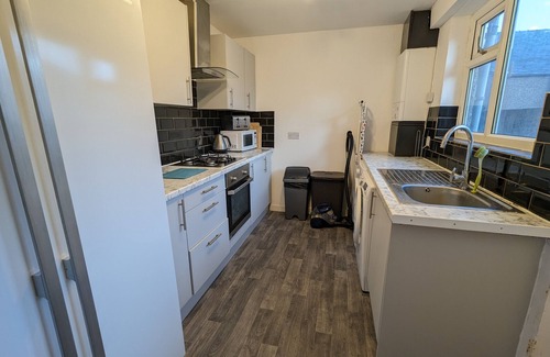 Barrow-in-Furness House | Stylish Double En Suite Room in a Central Location with Fantastic Facilities.