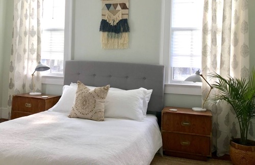 Harleston Village Apartment | Stylish Downtown Apartment: Private Porch and Parking close to MUSC and King St