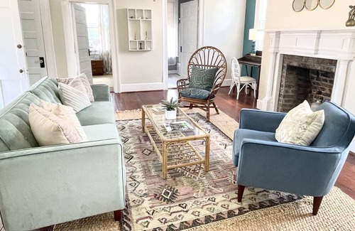 Harleston Village Apartment | Stylish Downtown Apartment: Private Porch and Parking close to MUSC and King St